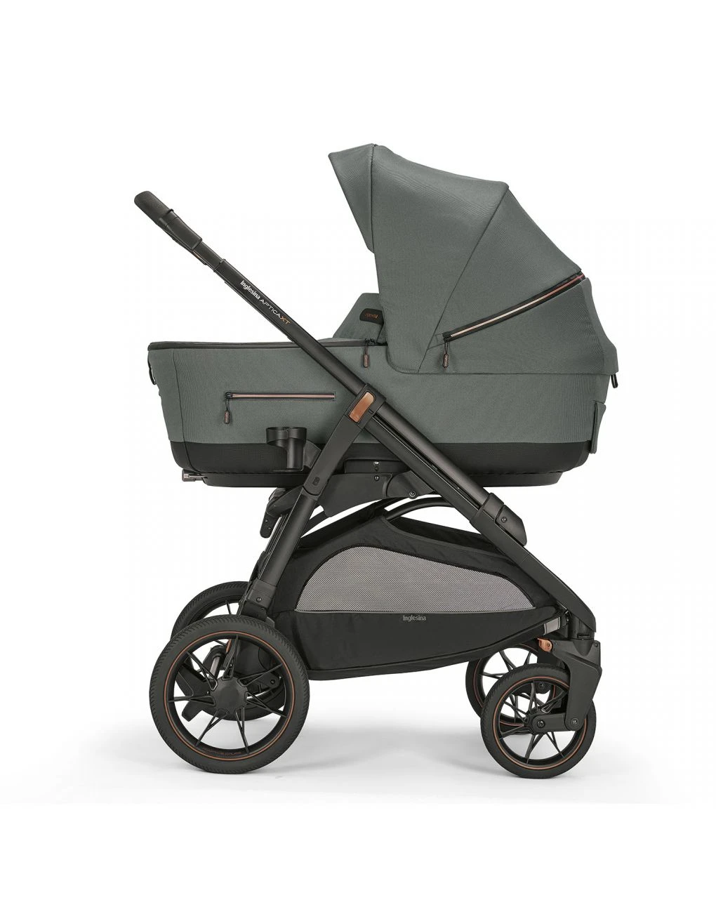 Aptica Xt System Quattro Con Seggiolino Darwin E Telaio - Colore Taiga Green - Inglesina - immagine 2